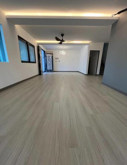 What are the advantages of reinforced flooring VS SPC flooring?